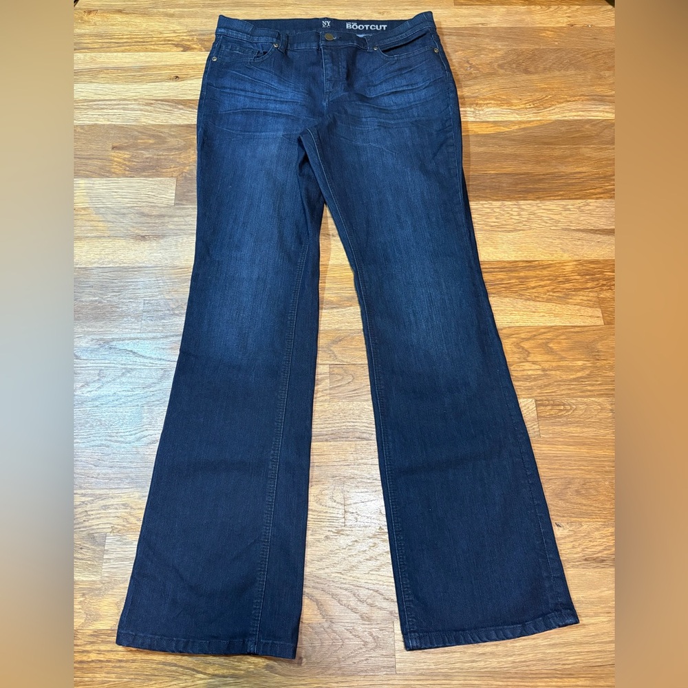 NEW YORK & Co low rise bootcut jeans
